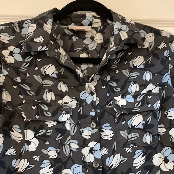 Loft Blue Floral Button Down Shirt - Picture 4 of 7